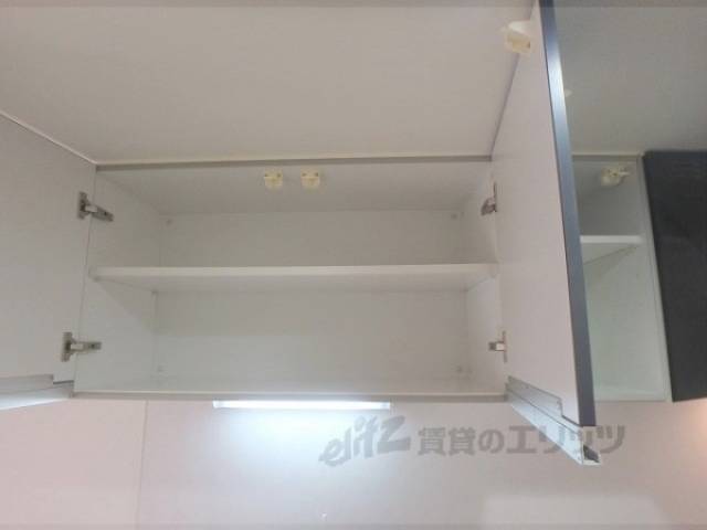 キッチン　上部収納