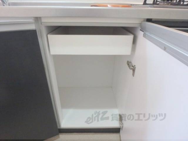 キッチン　下部収納