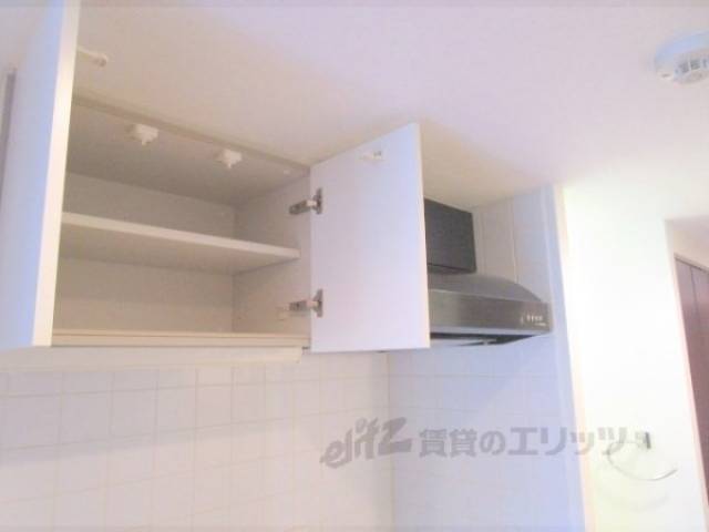 キッチン　キッチン上部収納