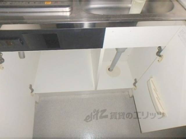 キッチン　キッチン下の収納