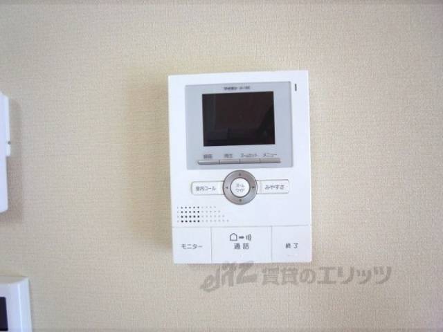 モニターホン　来客の顔が見えて安心です