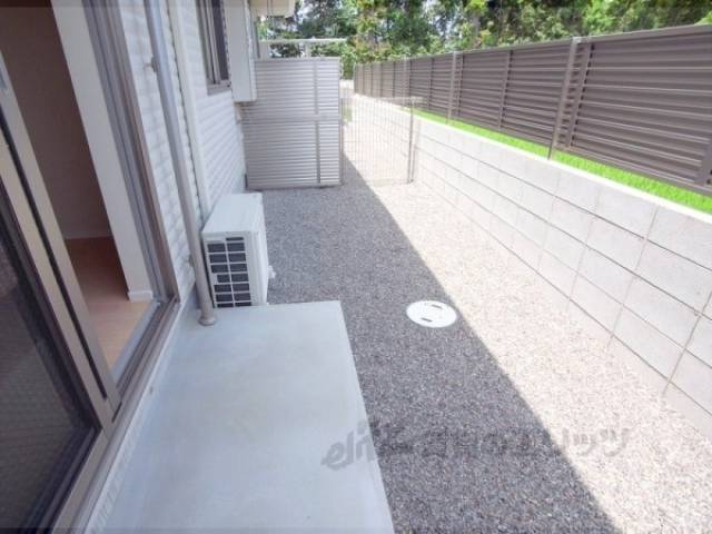 ベランダ　庭　とても大きなお庭です