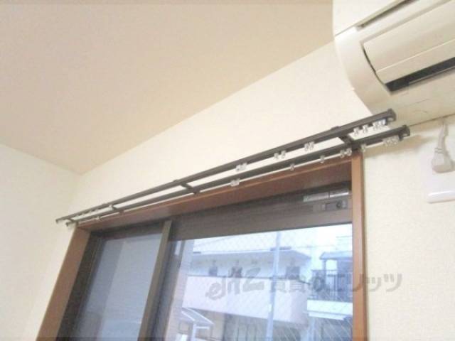 カーテンレール