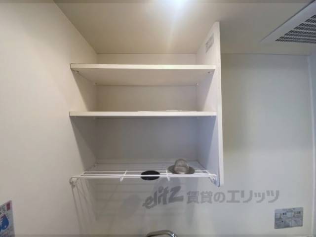 キッチン　上部収納