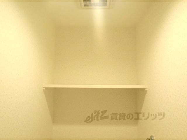 トイレ　収納棚