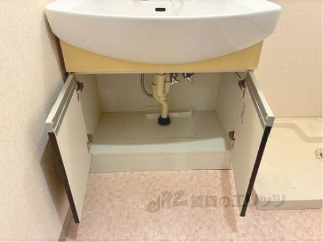 洗面所　下部収納