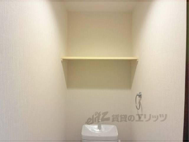 トイレ　上部収納