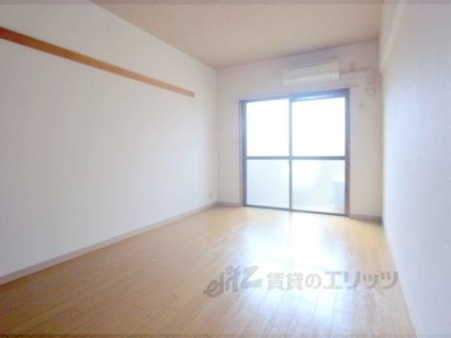 居室　6帖のお部屋です。