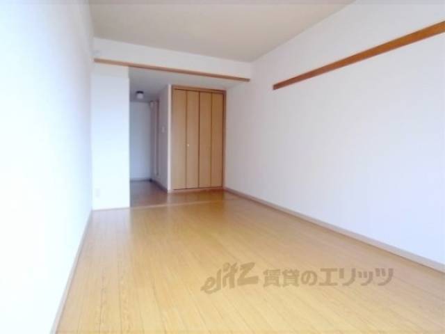 居室　一人暮らしには程よい広さです。