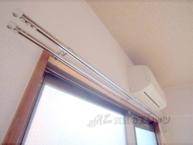 カーテンレール