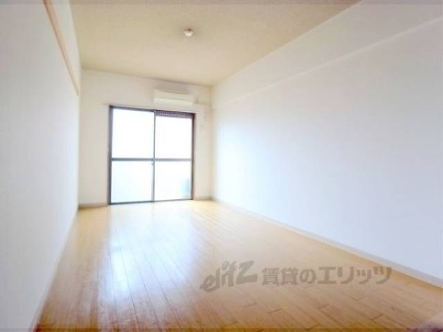 居室　日当たり良好です。