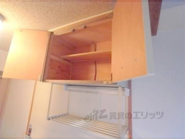 キッチン　上部棚
