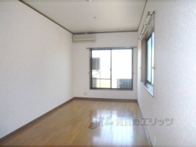 洋室　７．５帖