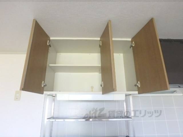 キッチン　上段収納
