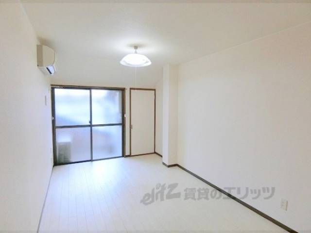 洋室　日当たりが良い部屋です。