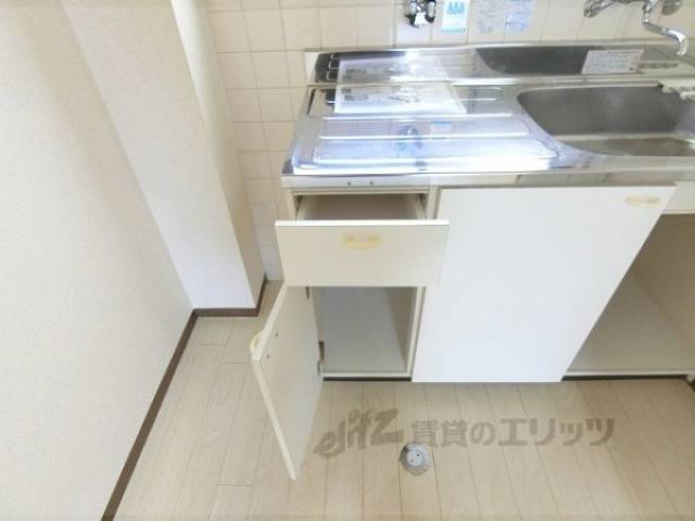 キッチン　下部収納