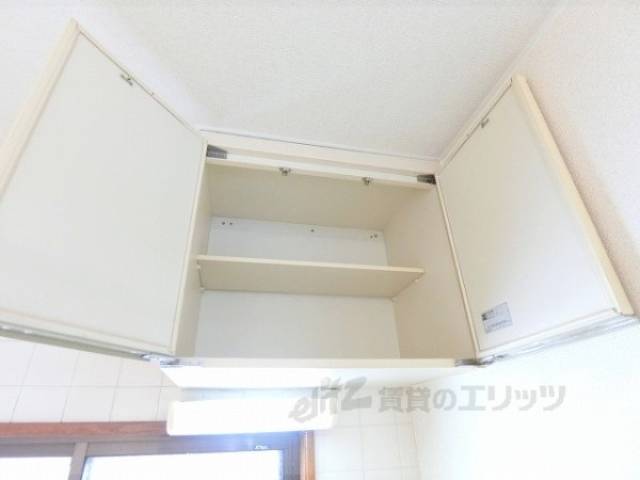 キッチン　上部収納