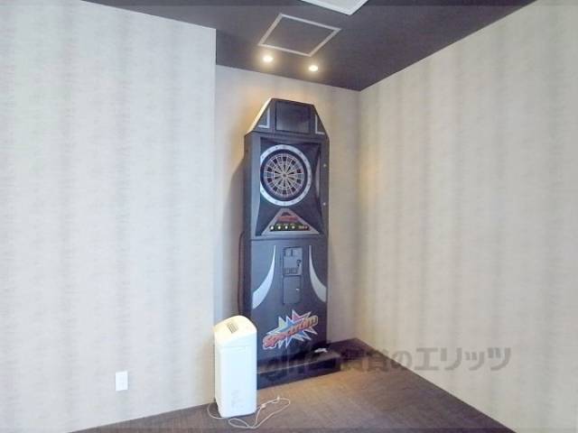 共用スペース　なんとダーツ台が。。。