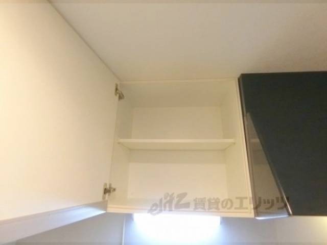 キッチン　上部収納