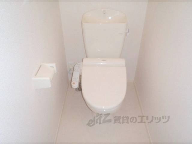 トイレ　ウォシュレット付きです。