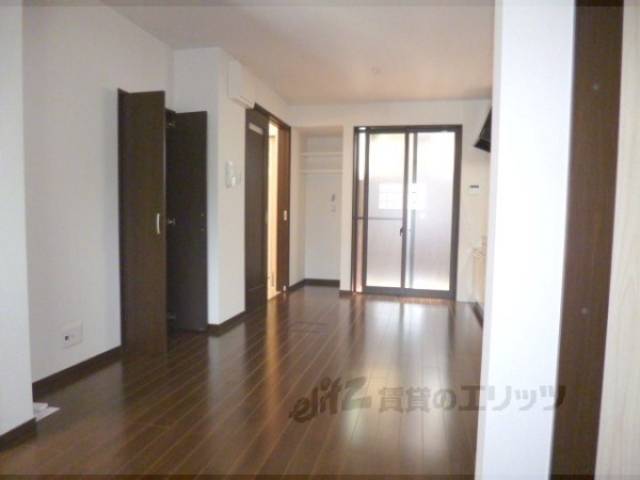 リビング　広々10.5帖のリビングです。