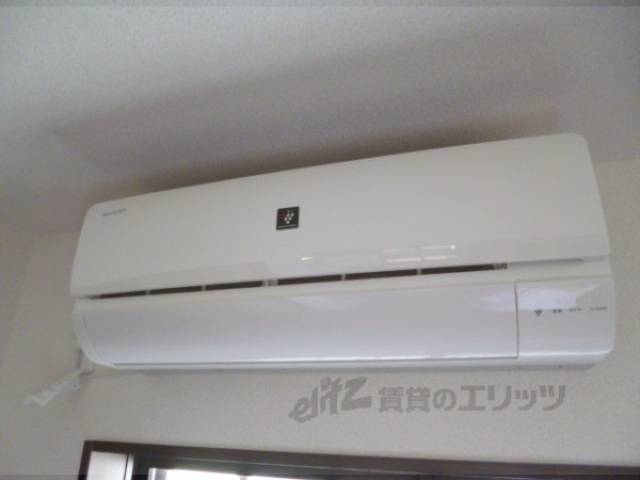 リビングエアコン　新しいエアコン付いてます！