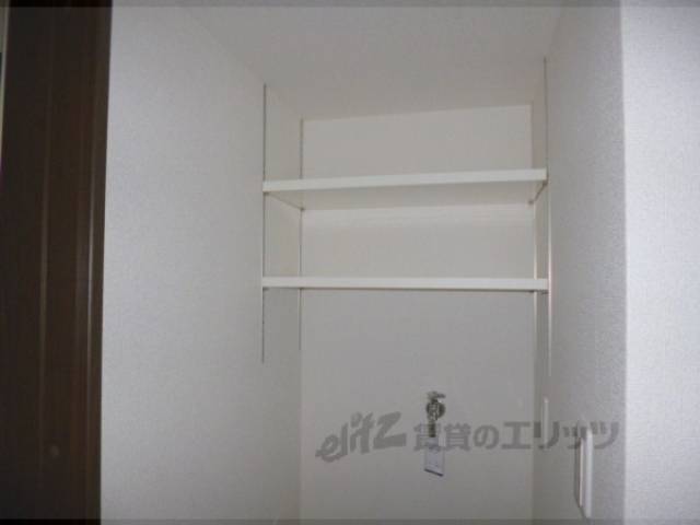 洗濯機置場上収納