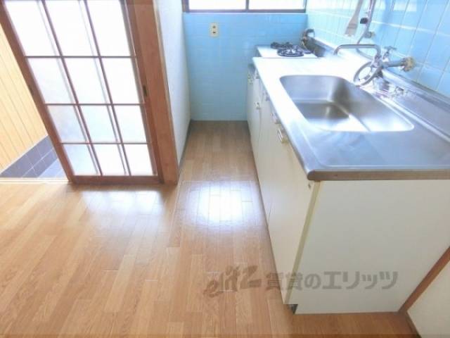 キッチン　足元