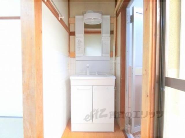 洗面所　独立洗面台