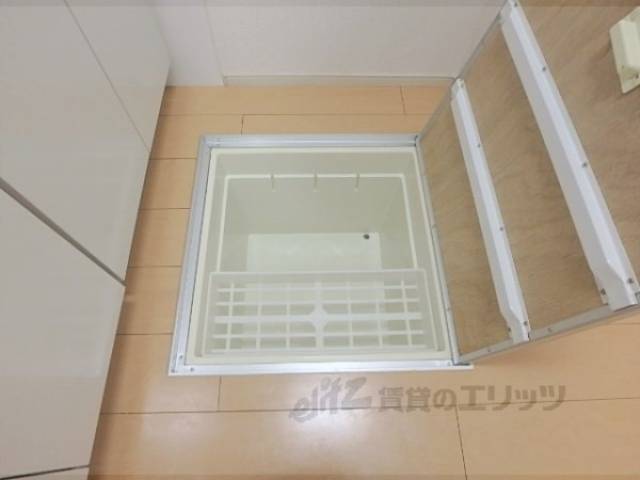 キッチン　床下収納