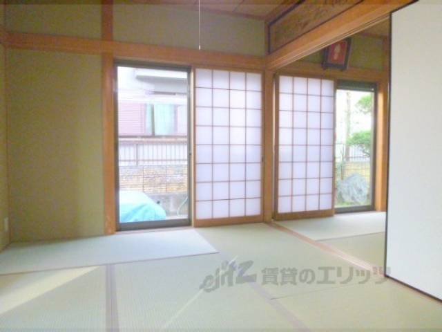 和室　１階玄関側和室