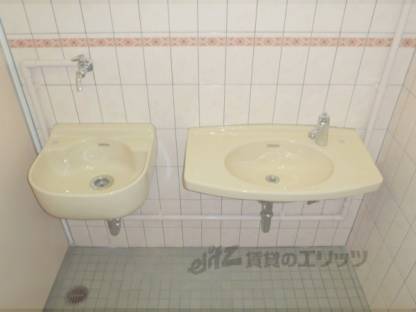 共用トイレ洗面台