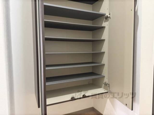 下駄箱　下駄箱下部棚