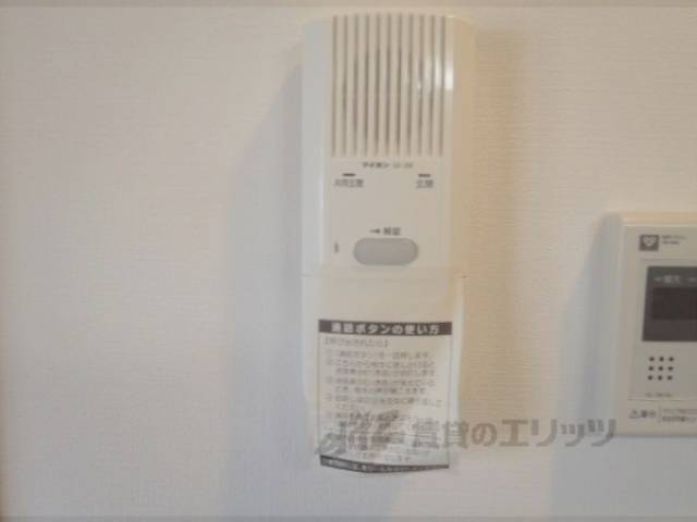 廊下　インターホン