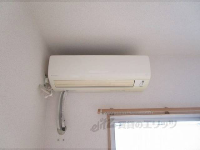 エアコン　6.5帖の洋室のエアコンです。