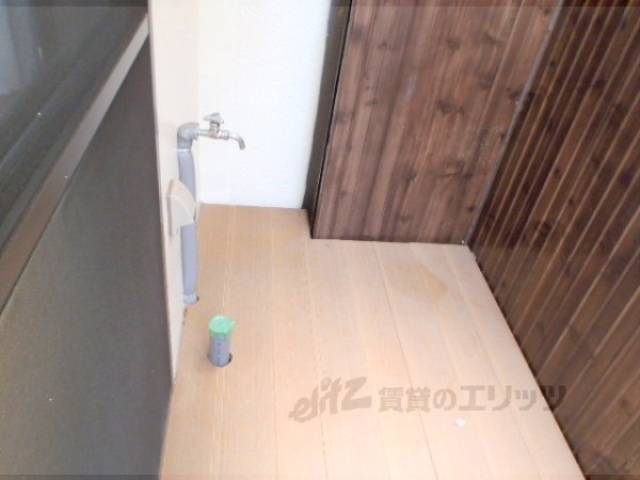 洗濯機置場　ベランダ洗濯機置き場