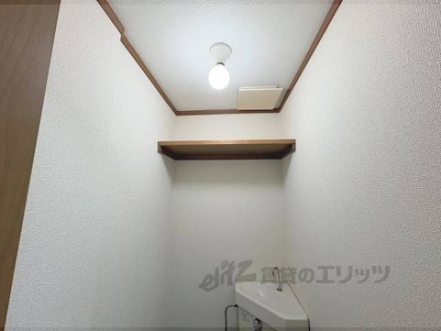 トイレ　トイレ棚