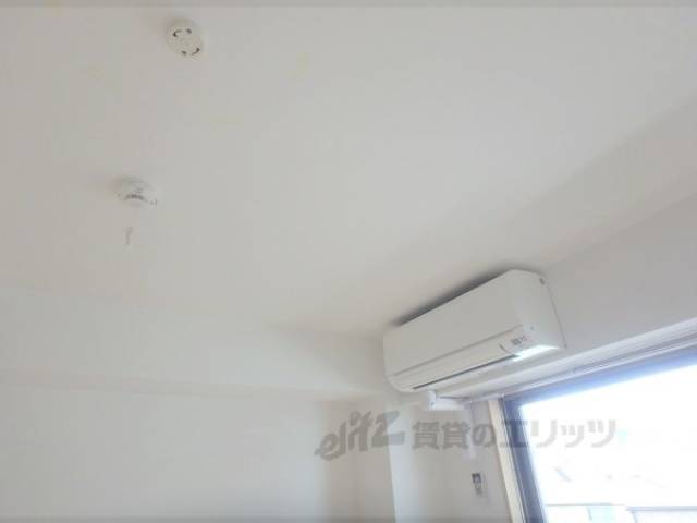 天井・エアコン