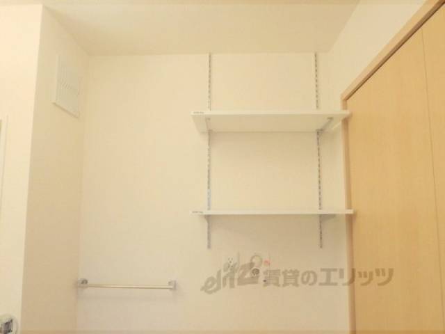 洗濯機置場　収納