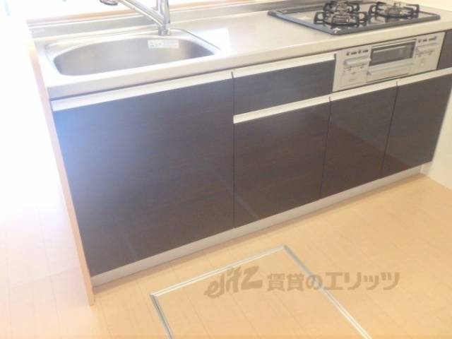 キッチン　シンク下収納