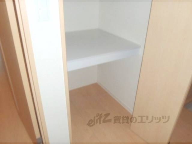 収納　玄関横収納