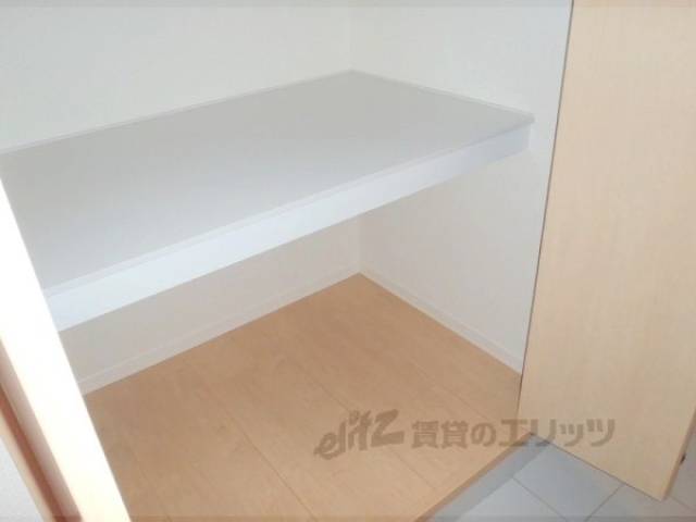 収納　玄関横収納
