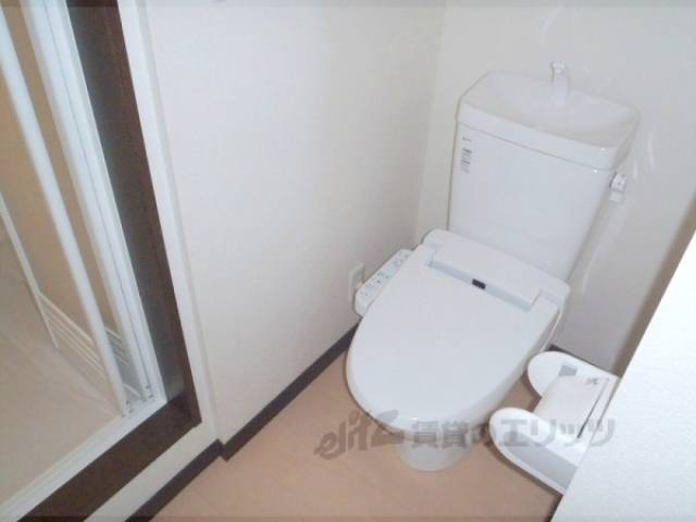 トイレ　ウォシュレット付いてます！
