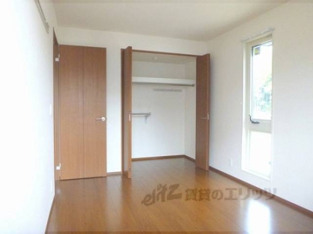 洋室　南側洋室