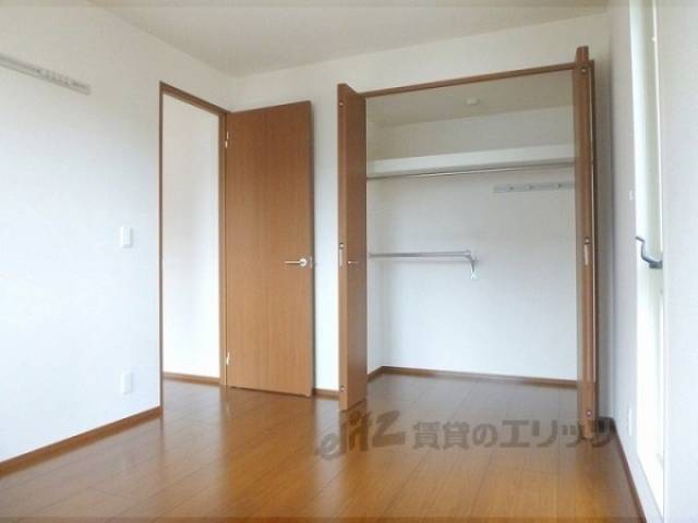 洋室　南側洋室