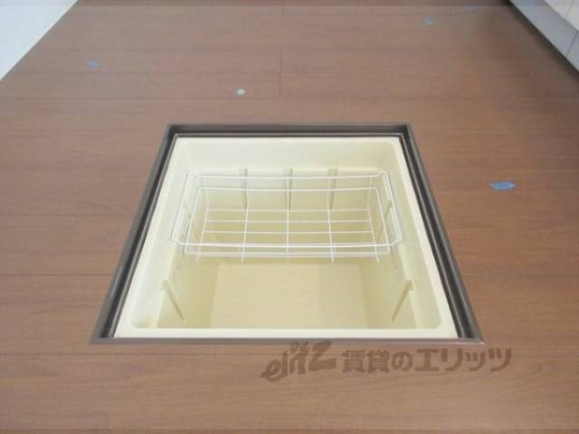 キッチン　床下収納