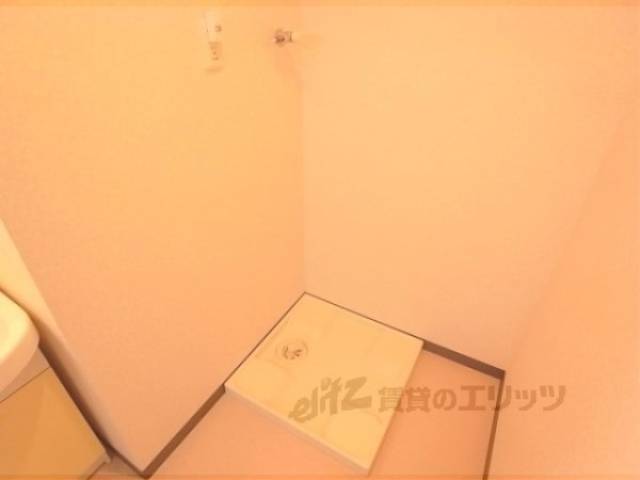 洗濯機置場　お気に入り洗剤で沢山洗濯しましょう。