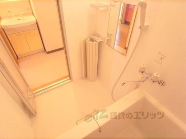 風呂　棚　棚にシャンプーなど置けますね。