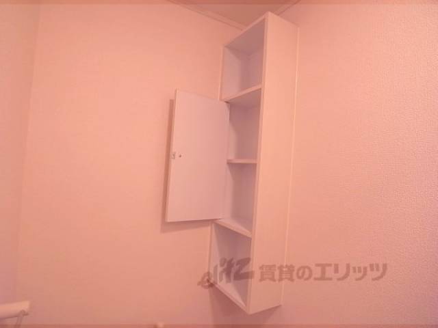 トイレ　トイレ棚