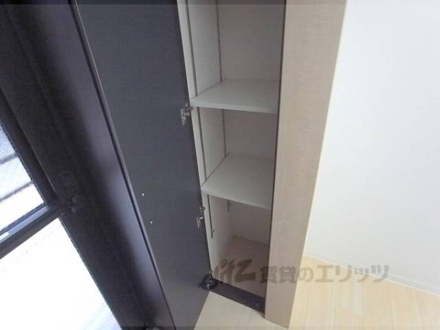 キッチン横収納